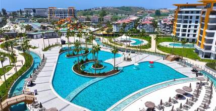 Townhouses and Villas in a 5-Star Hotel Complex