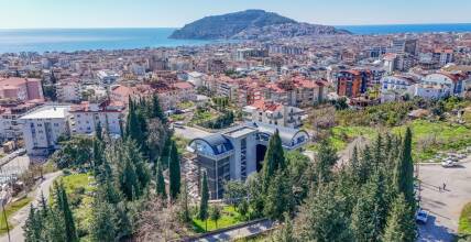 Apartments in the Center of Alanya with Sea View