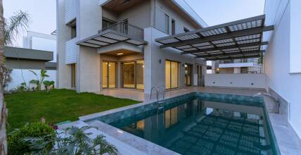 Villas with stylish design in a complex in Antalya