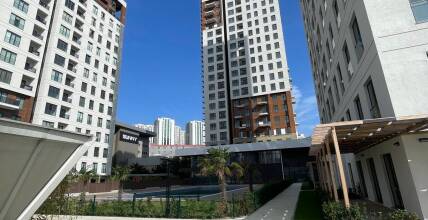 Family-Oriented Residential Complex with School and Shopping Center in Beylikduzu